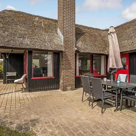 Amazing In Hvide Sande With Wifi Bjerregard